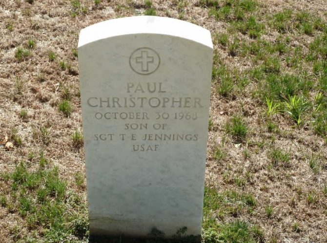 Gravestone at Jefferson City National Cemetery (Defense.gov photo)